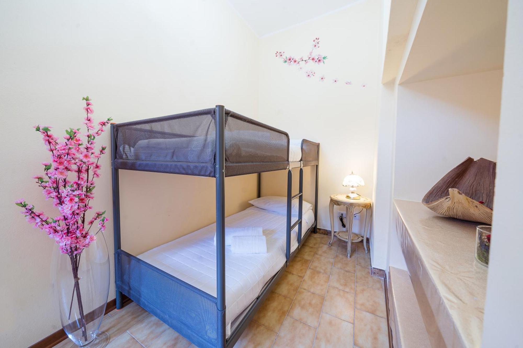 B&B La Corte And Home Restaurant - Free Parking - 10 Minutes To The Lake And Centre Комо Экстерьер фото