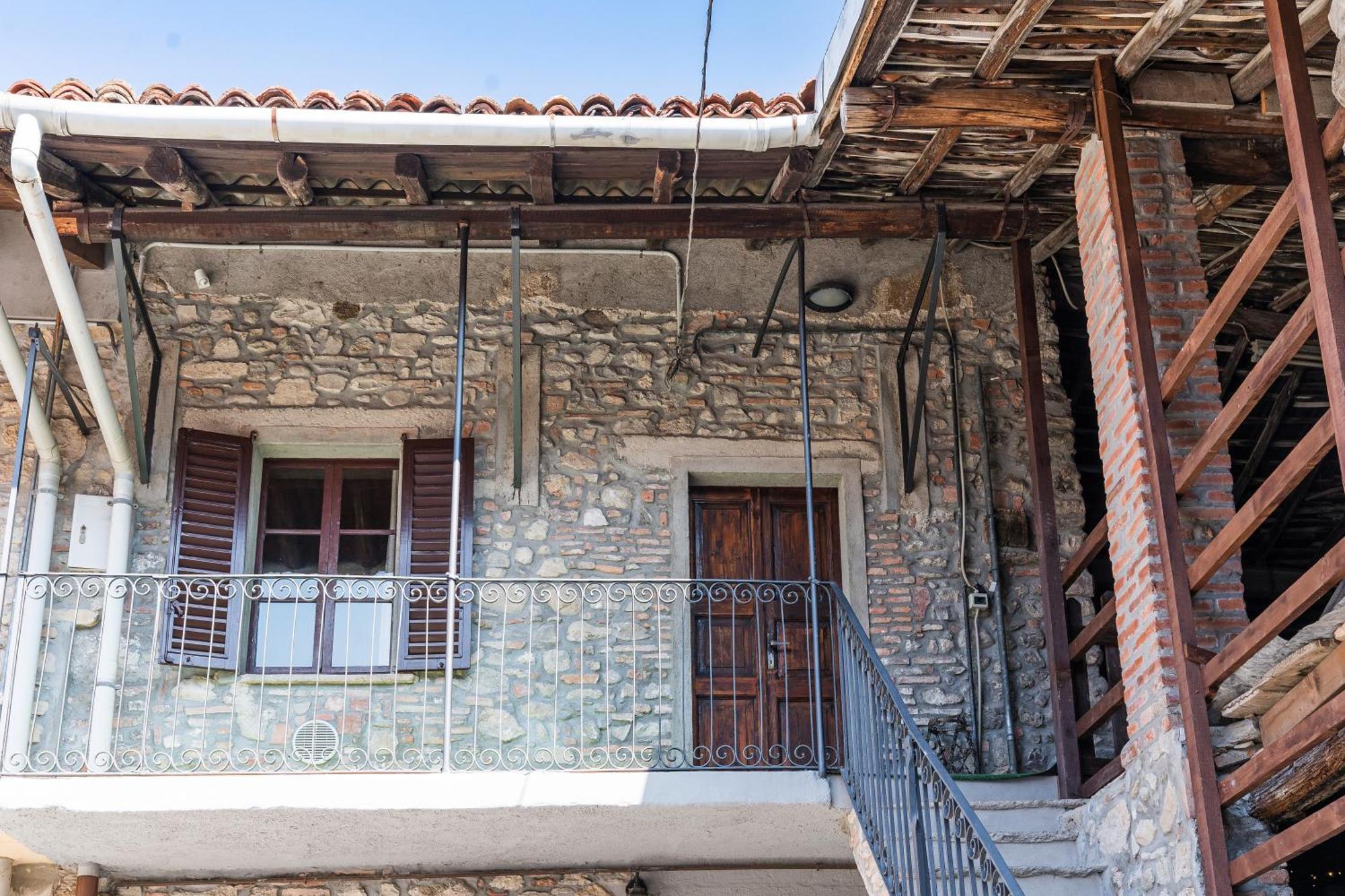 B&B La Corte And Home Restaurant - Free Parking - 10 Minutes To The Lake And Centre Комо Экстерьер фото