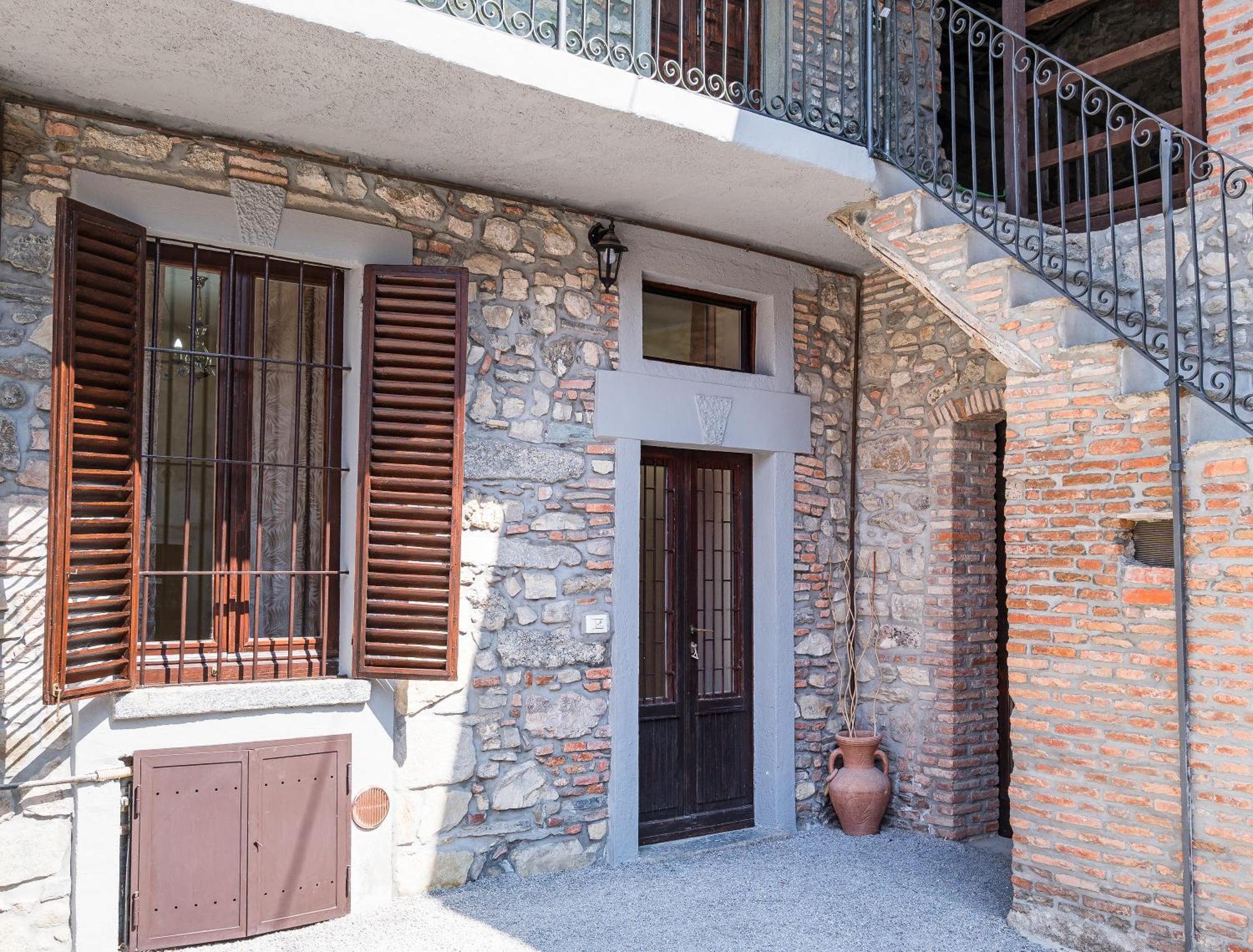 B&B La Corte And Home Restaurant - Free Parking - 10 Minutes To The Lake And Centre Tavernerio Экстерьер фото